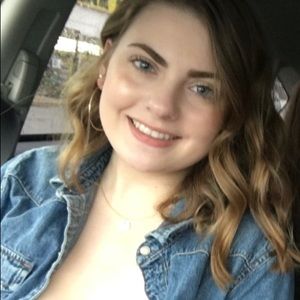 Meet your Posher, April